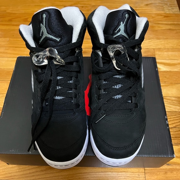 **SOLD** Air Jordan Retro 5 Moonlight/Oreo 2021 Release!! DEADSTOCK - Sz 7Y - Picture 3 of 5